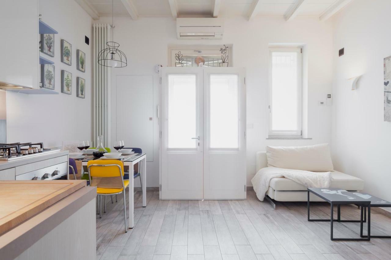 Charming Apartment On The Darsena Navigli - Pulizia Eccezionale Milan Bagian luar foto