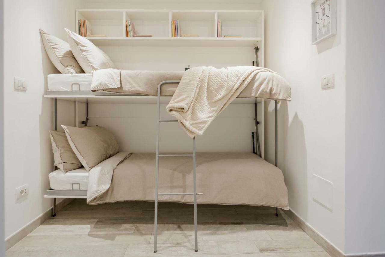 Charming Apartment On The Darsena Navigli - Pulizia Eccezionale Milan Bagian luar foto