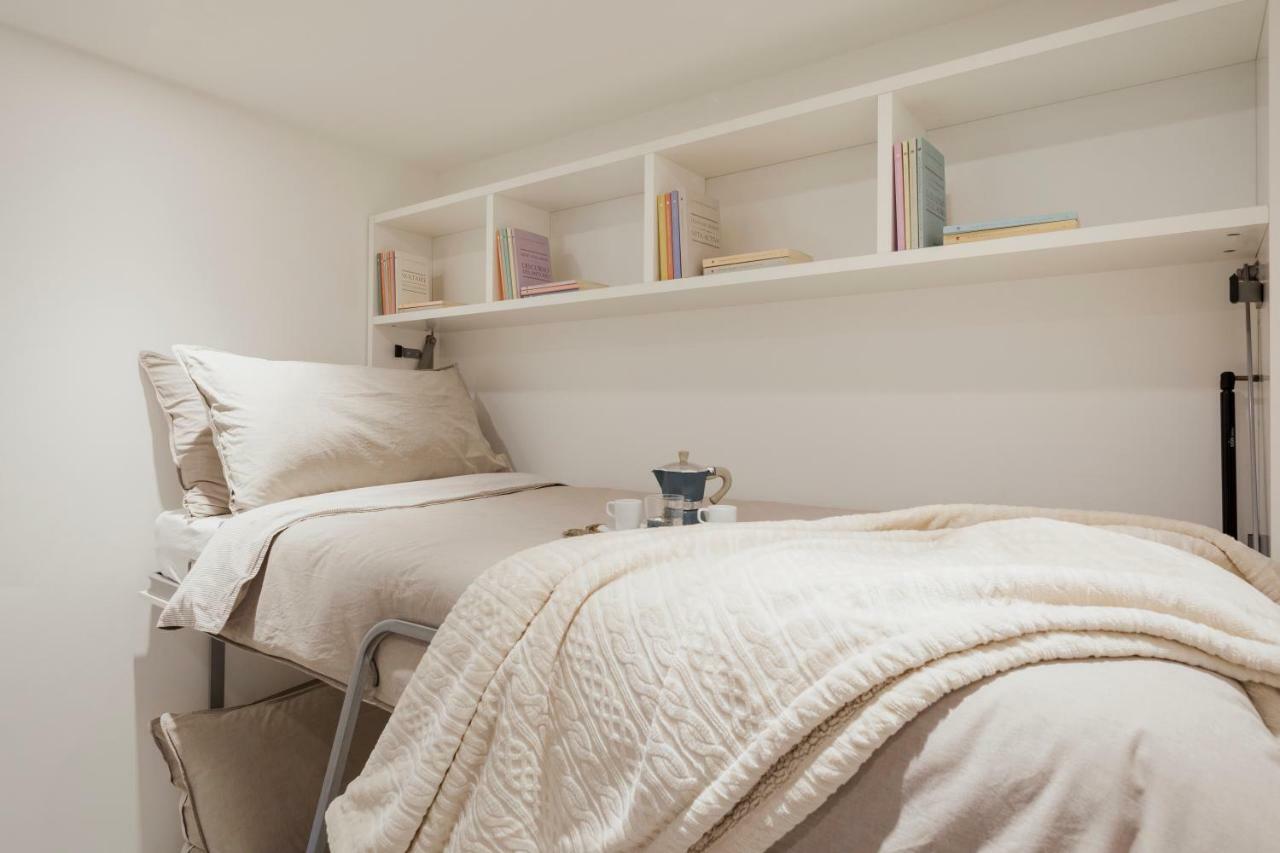 Charming Apartment On The Darsena Navigli - Pulizia Eccezionale Milan Bagian luar foto